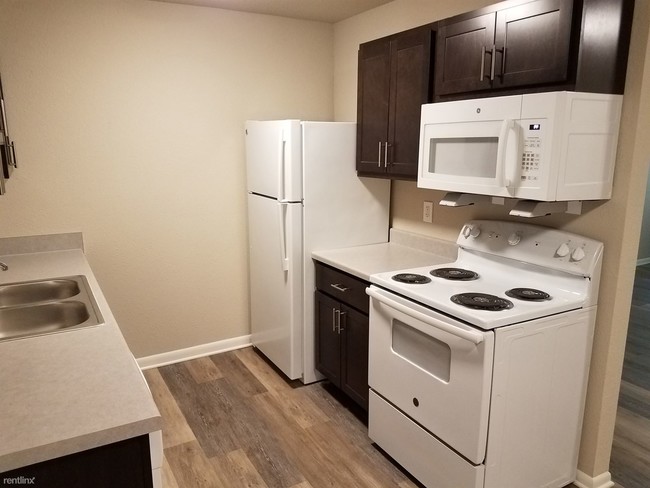 Building Photo - 2 br, 1 bath Apartment - Decatur Downs