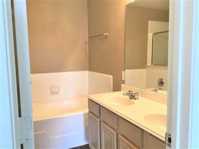 Building Photo - 19343 Grand Colony Ct