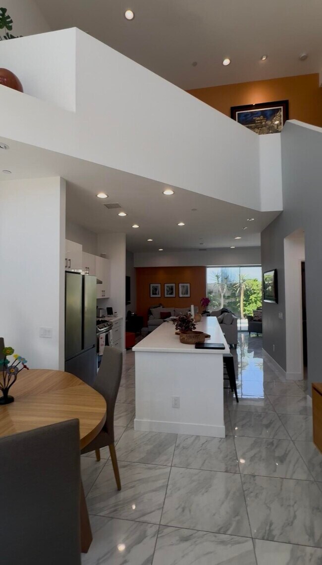Building Photo - 302 Breeze Loop