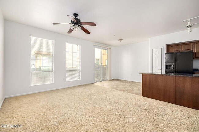 Building Photo - 1920 E Bell Rd