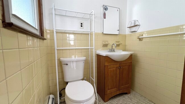 Building Photo - 421 Manila Ave