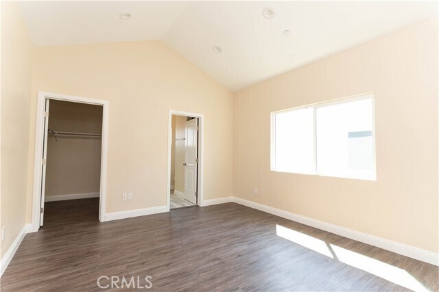 Building Photo - 9246 Cedros Ave