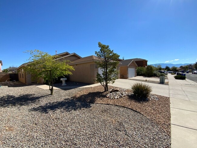 Building Photo - 3 Bedroom Single Story Home Available in V...