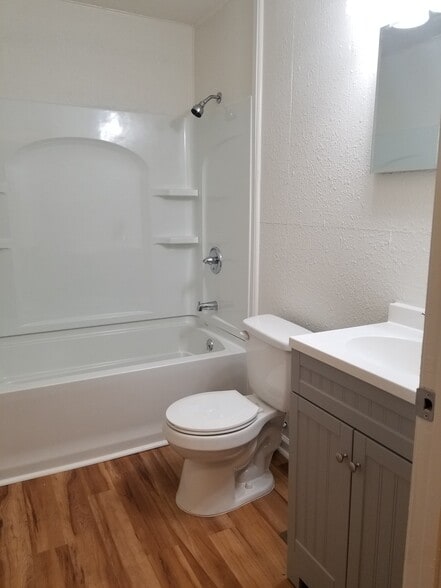 Building Photo - 419 Ann St