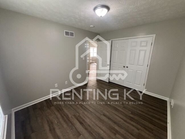 Building Photo - Newly Renovated 3-Bed, 2-Bath Stand-alone House!