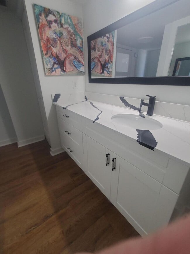 Building Photo - 2425 Presidential Way