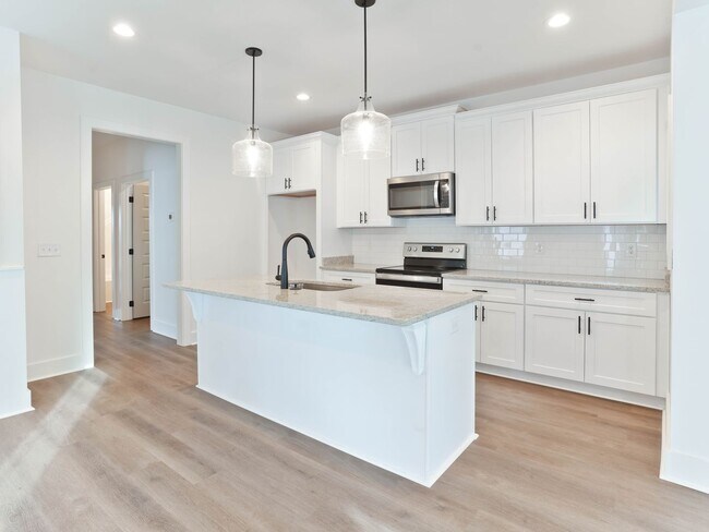 Building Photo - Fox Run Village Duette with Amenities