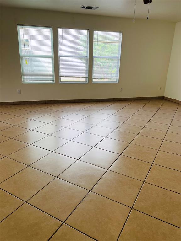 Building Photo - 703 Riverway Ln