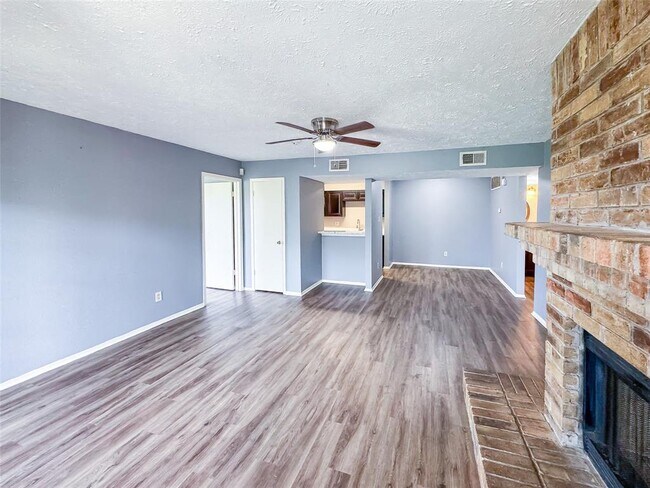 Building Photo - 10555 Turtlewood Ct
