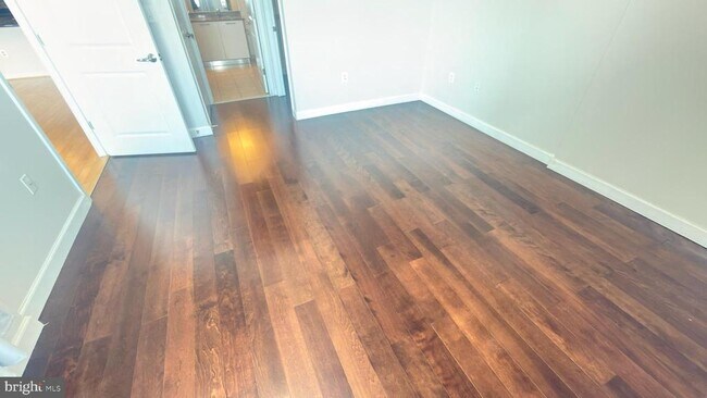 Building Photo - 5750 Bou Ave