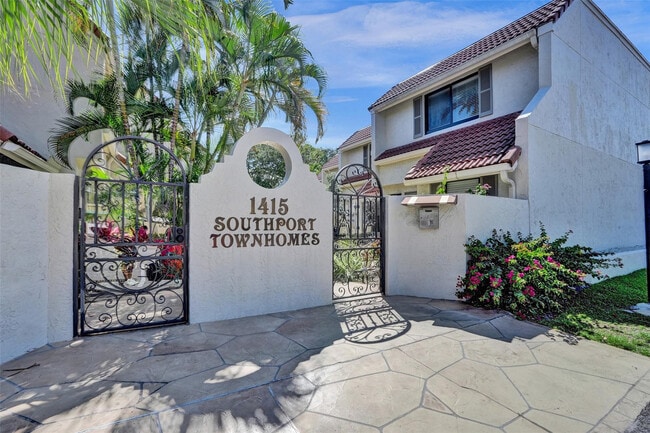 Building Photo - 1415 Miami Rd