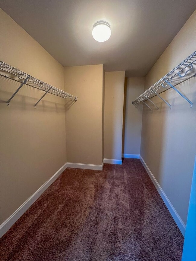 Building Photo - Short Term Leases Options! Gorgeous 5 Bedr...