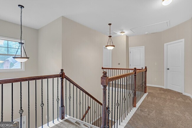 Building Photo - 568 Garden View Ct