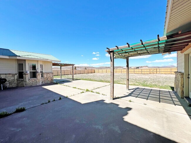 Building Photo - 101 Capt Lee