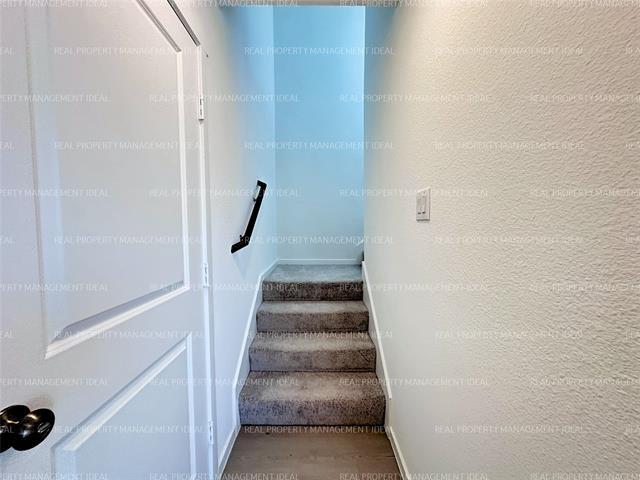 Building Photo - 718 Sandhill Crane Ln