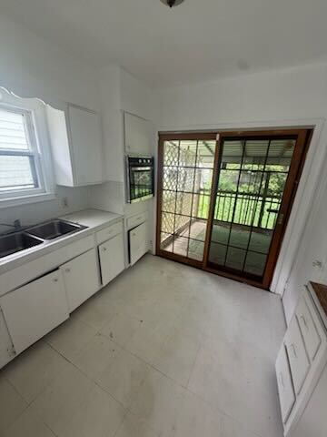 Building Photo - 1733 Kansas Ave