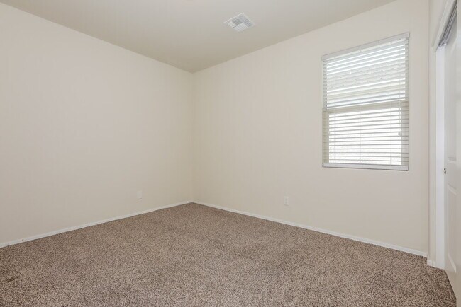 Building Photo - 4621 E Fire Opal Ln