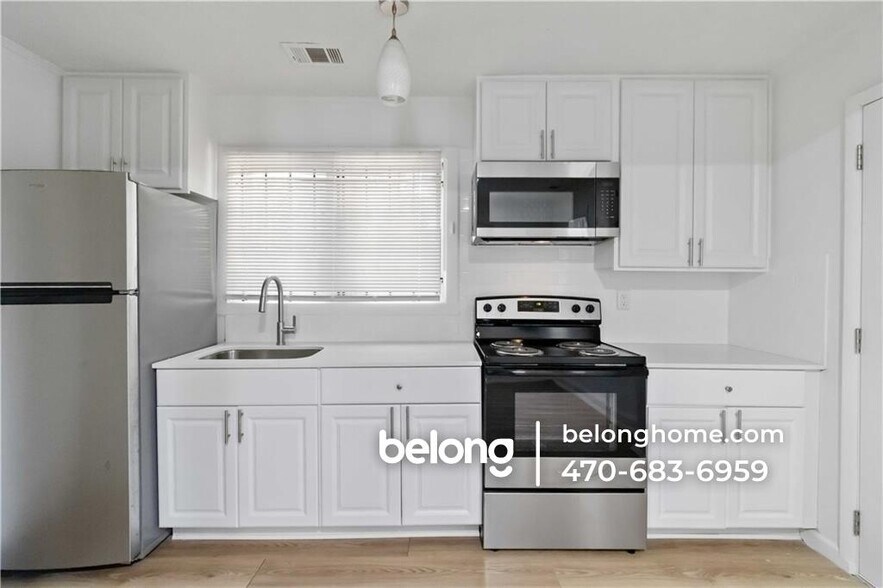 Building Photo - 225 1st St SW