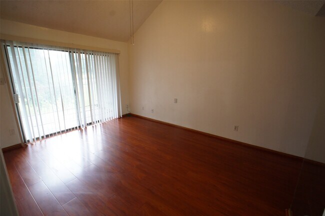 Building Photo - 8531 Sands Point Dr