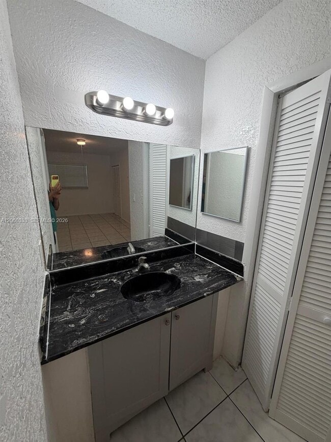 Building Photo - 3300 Spanish Moss Terrace