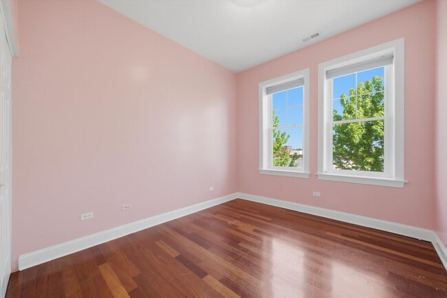 Building Photo - 2204 N Natchez Ave