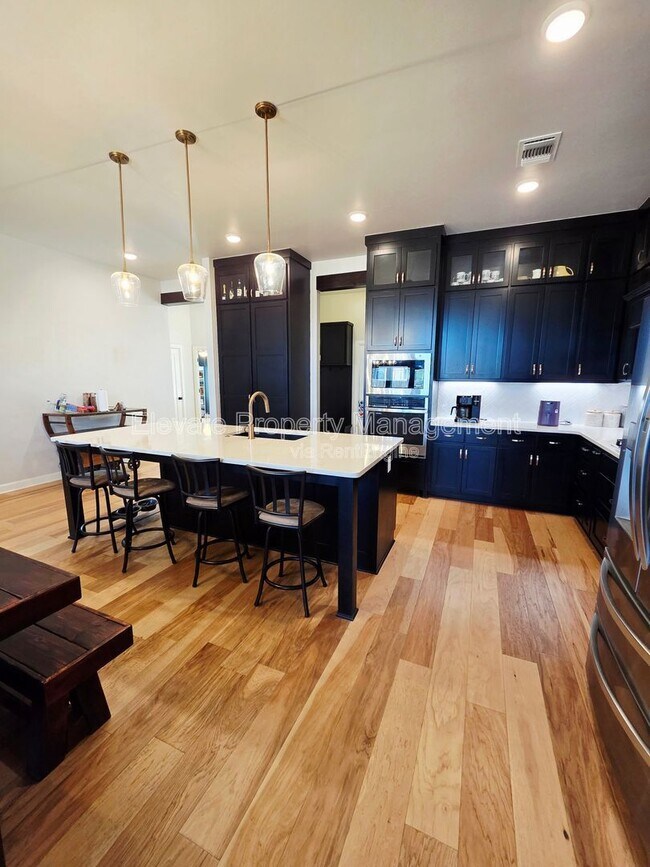 Building Photo - 1101 Sawmill Rd