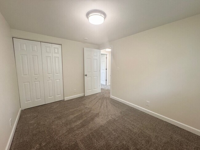 Building Photo - 317 Hadleigh Rd