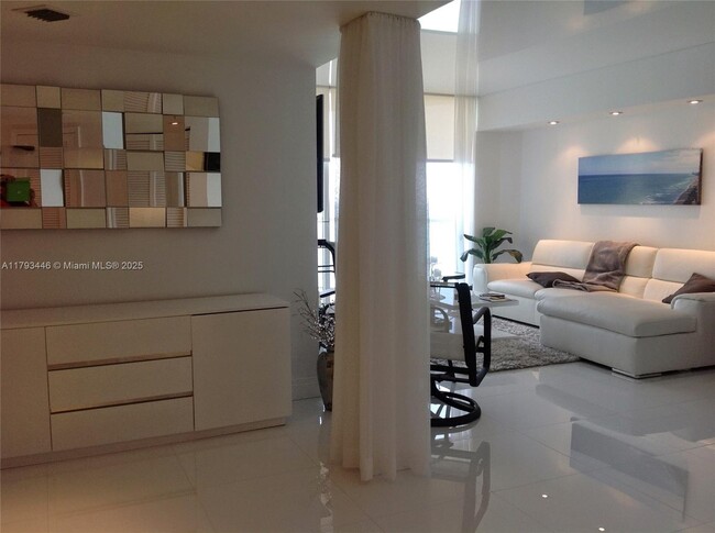 Building Photo - 16699 Collins Ave