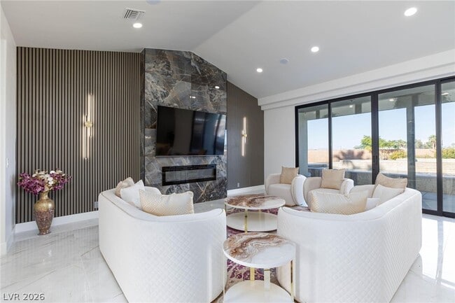 Building Photo - 6525 Ponderosa Way