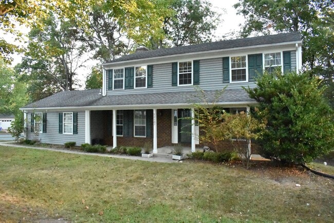 Building Photo - Welcome To Lake Ridge's Finest...