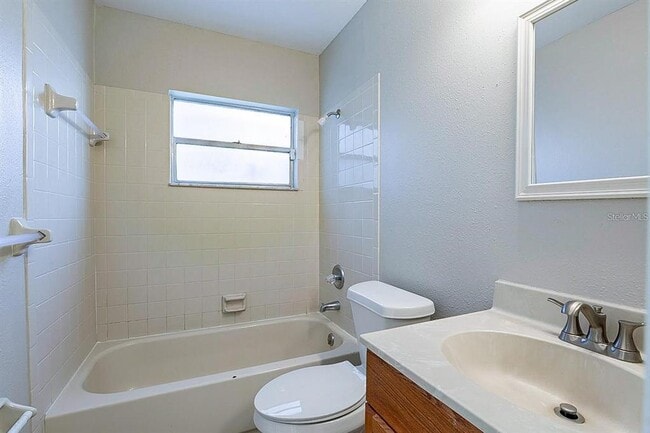 Building Photo - 653 Bryan Terrace Dr