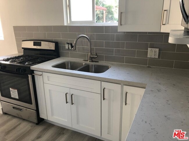 Building Photo - 6049 Bellingham Ave