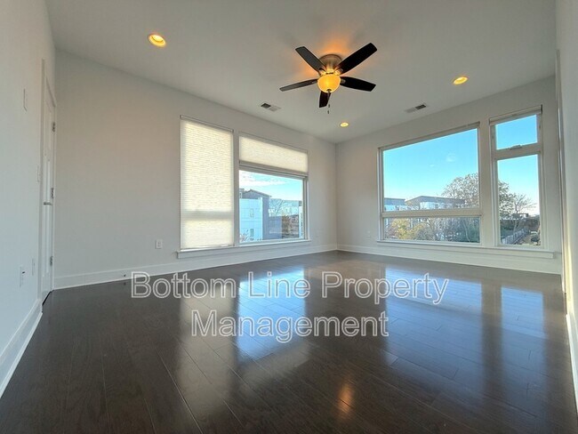 Building Photo - 118 W Poindexter Dr