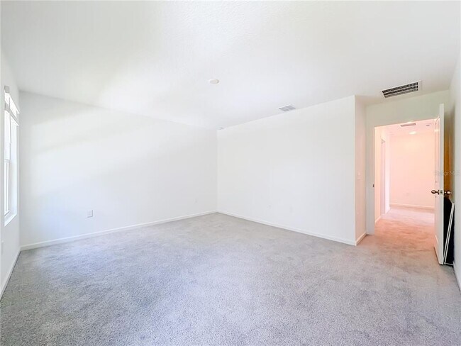 Building Photo - 770 Lake Dell Ave