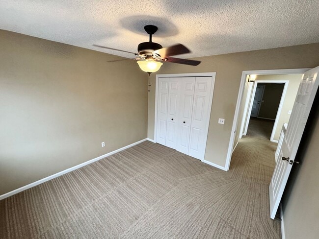 Building Photo - 156 Woodfield Pl