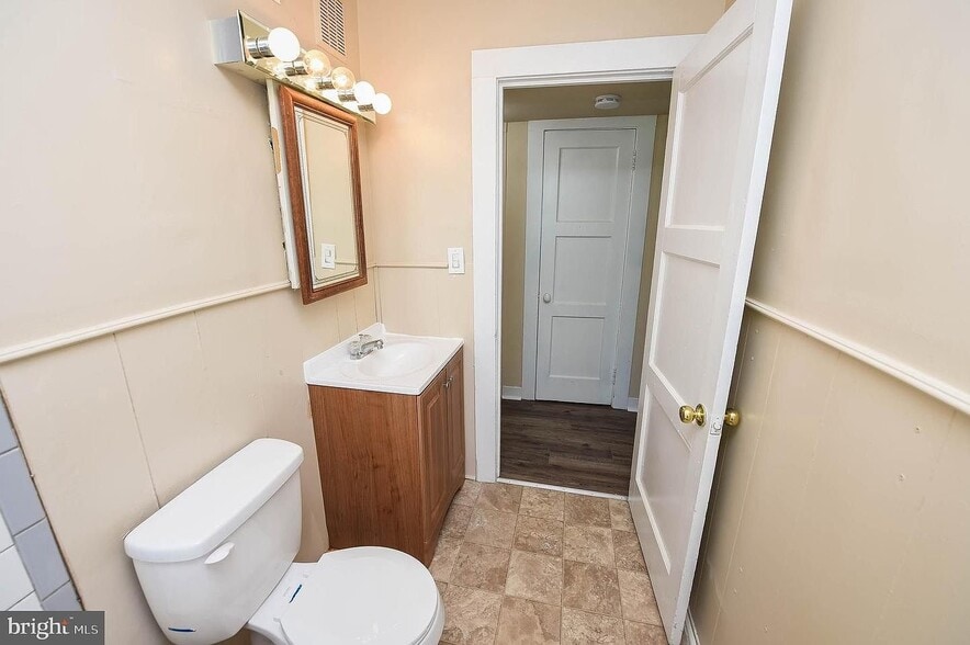 Building Photo - 1014 Cecil St