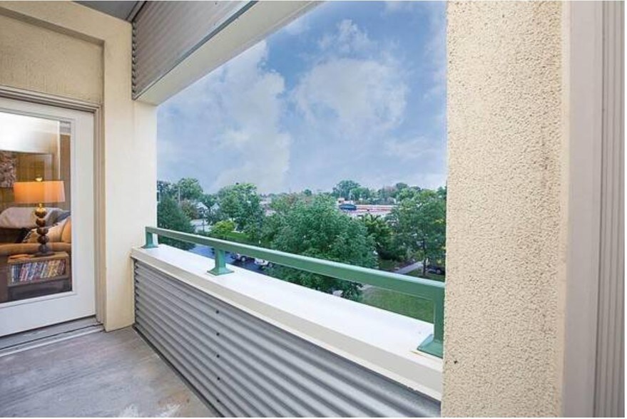 Building Photo - 400 N Richmond St