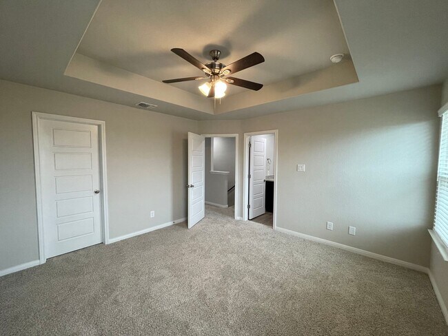 Building Photo - 3 Bedroom, 2.5 Bathroom, Two-story Duplex with a huge back yard in New Braunfels!