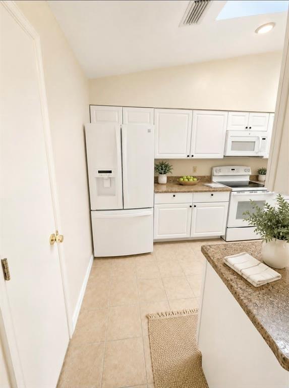 Building Photo - 1203 Saxony Cir