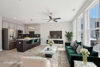 Building Photo - 908 Anderson Ln