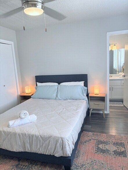 Building Photo - 111 W William Cannon Dr