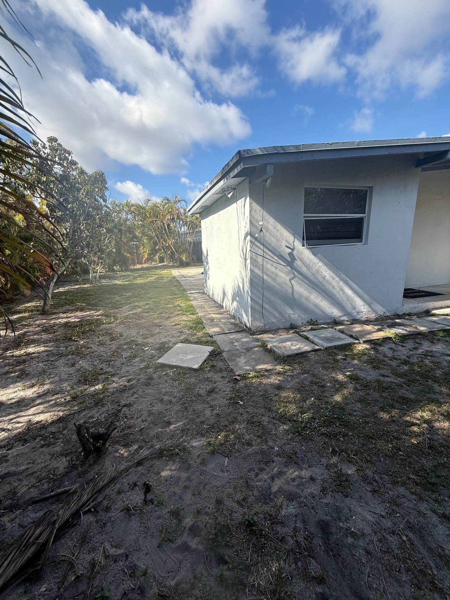 Building Photo - 4401 NE 15th Ter