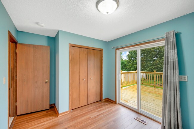 Building Photo - 360 Cari Park Ln