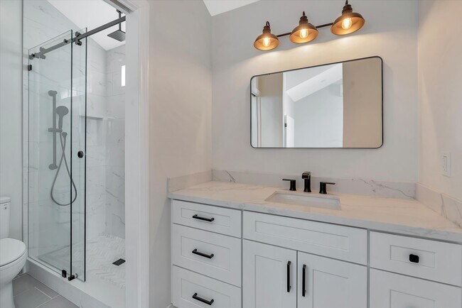 Building Photo - 4048 Cherokee Ave