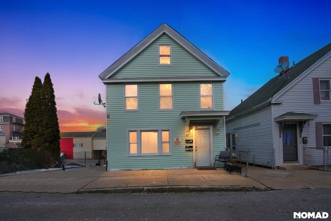 Building Photo - 20 Cady St