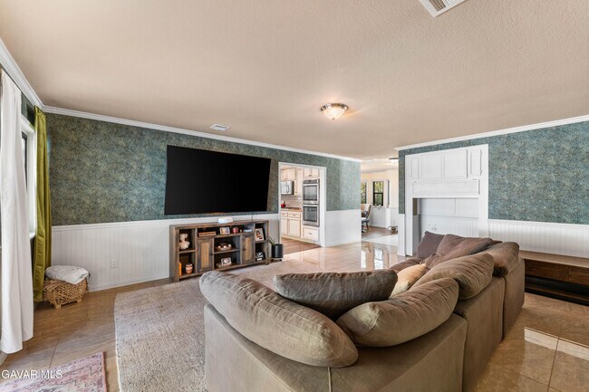 Building Photo - 5641 Hickory St