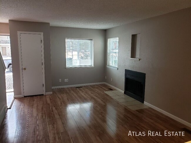 Building Photo - BEAUTIFUL 2BR TOWNHOME NESTLED IN THE FOOT...