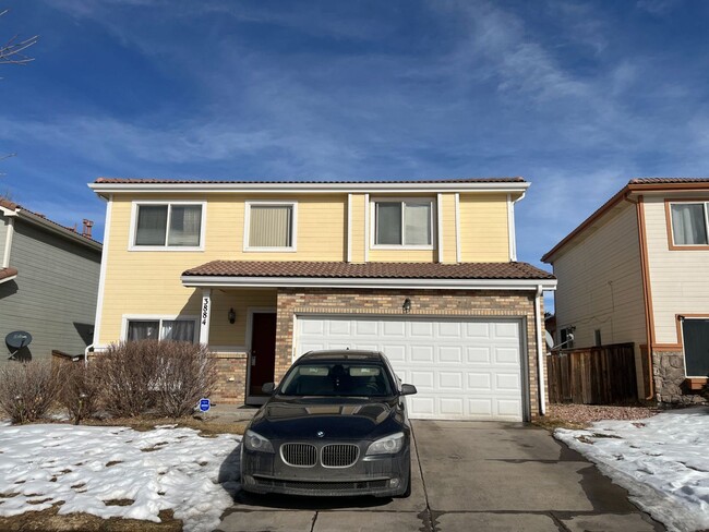 Primary Photo - Nice 3 bed 2 bath with loft and 2 car atta...