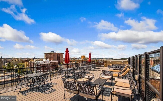 Building Photo - 1701 16th St NW