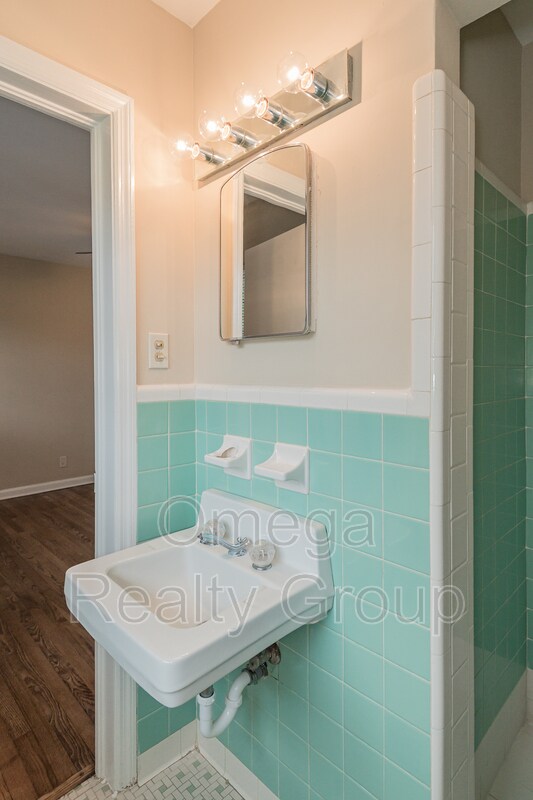 Building Photo - 1861 Gillespie Dr